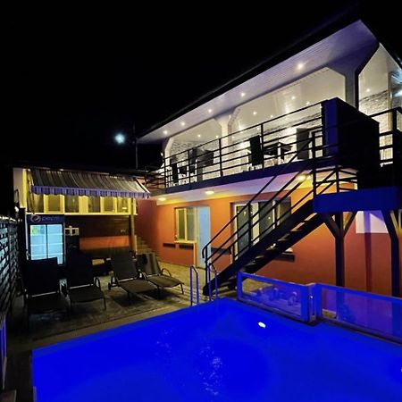 ホテル Casa Clau Orşova エクステリア 写真