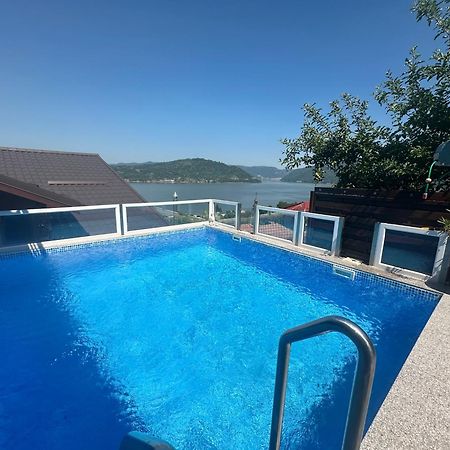 ホテル Casa Clau Orşova エクステリア 写真