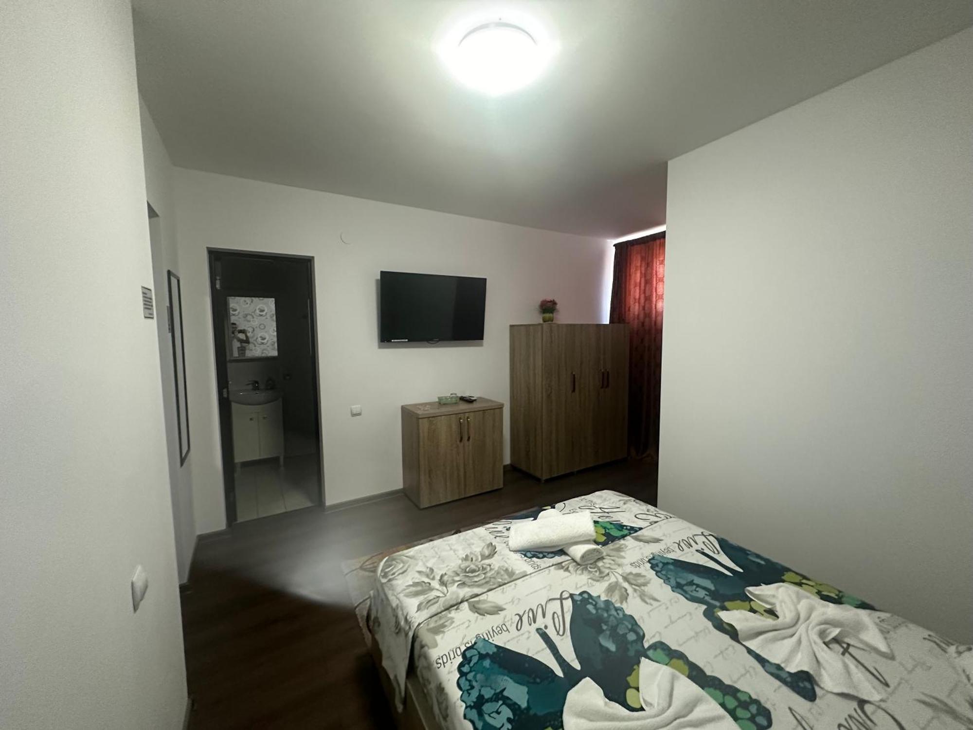 ホテル Casa Clau Orşova エクステリア 写真