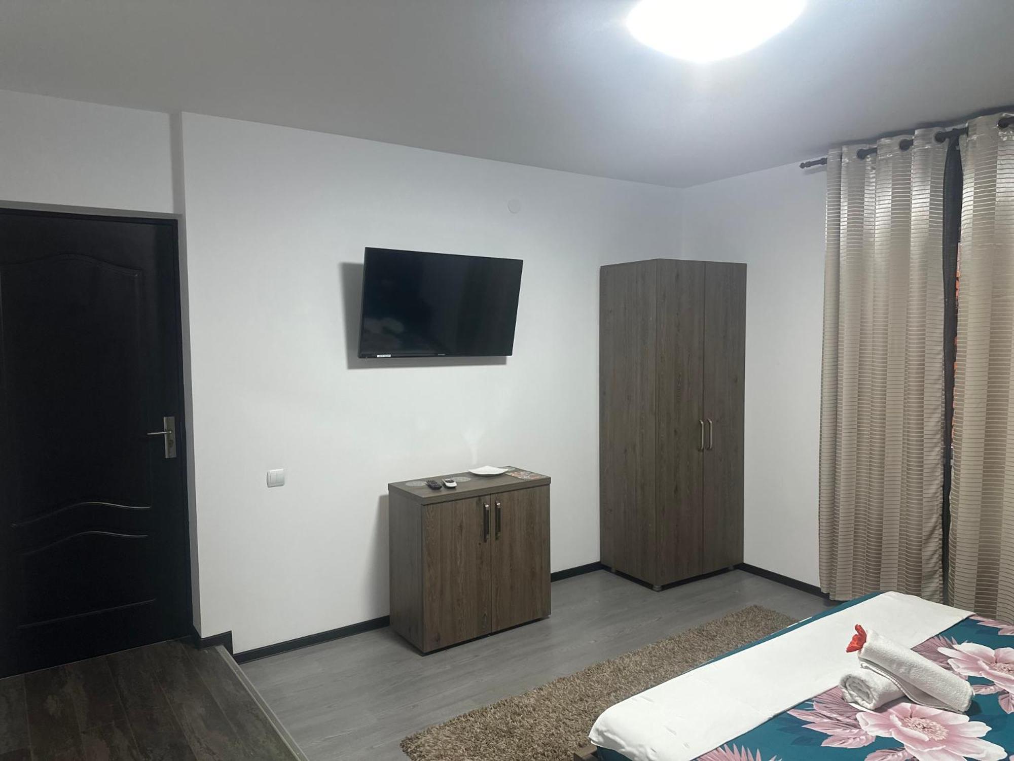 ホテル Casa Clau Orşova エクステリア 写真