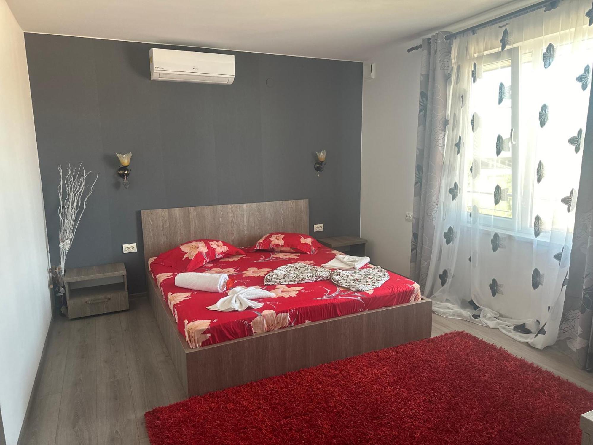 ホテル Casa Clau Orşova エクステリア 写真